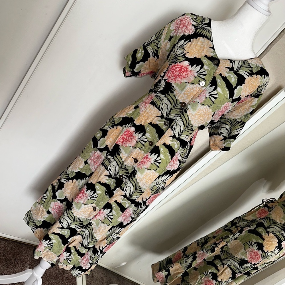 Norm Thompson Floral Print Dress with tie back at waist size Large